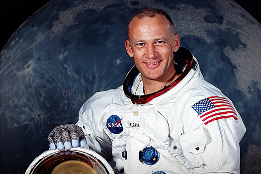 Куртка астронавта Олдрина из США продана за $2,77 млн