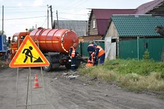 Жителям частного сектора Омска начали перекрывать воду из-за долгов