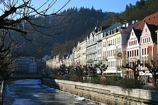 Пенсионер из Екатеринбурга заплатил 165 тысяч рублей за перелет в Чехию