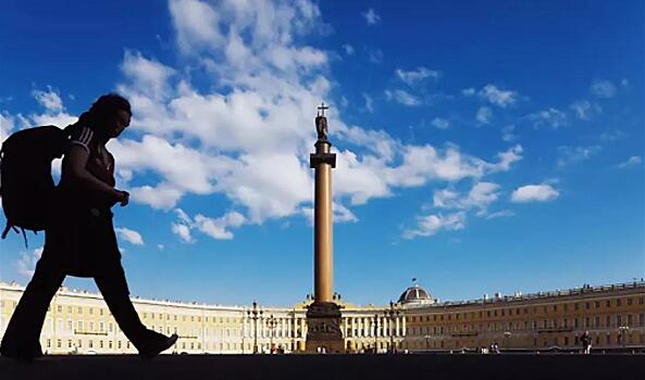 Иностранные туристы не смогут зайти в рестораны и музеи Санкт-Петербурга