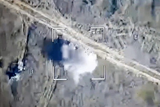 Опубликовано видео уничтожения бронетехники ВСУ на границе Курской области