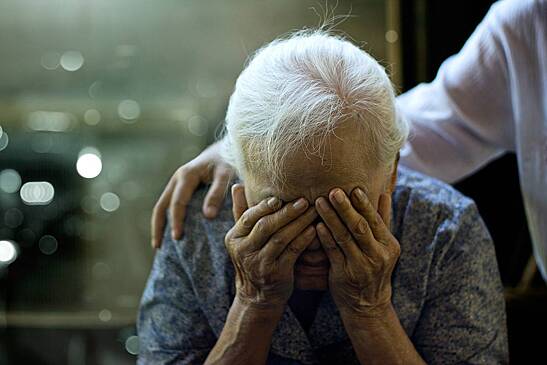 Найдена связь между болезнью Альцгеймера и наступлением менопаузы