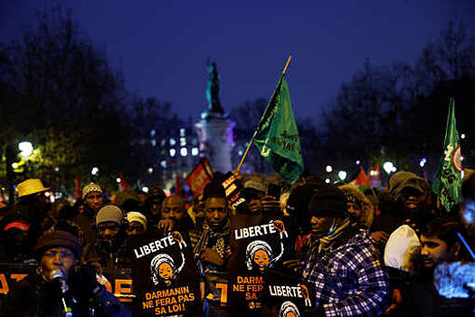 В Париже началась акция против закона, ужесточающего правила иммиграции