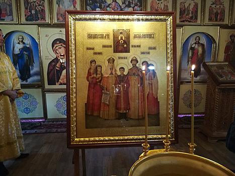 В храме иконы Божией Матери Отрада и Утешение на Каховке освящена новая храмовая икона