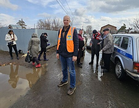 В Оренбурге на подтопленных территориях дежурят сотрудники администрации города