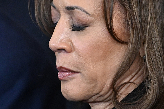 «107 дней» Харрис: политик рассказала о предательстве Байдена и холодности Обамы