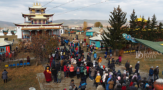 Глава Бурятии принимает участие в празднике, посвященному Хамбо ламе Этигэлову