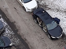 «"Весёлое" утро»: в центре Челябинска с иномарки сняли все двери