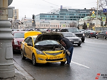 В Екатеринбурге в непогоду таксисты взвинтили цены в полтора раза
