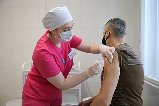 Первая партия вакцины "ЭпиВакКорона-Н" поступила в гражданский оборот