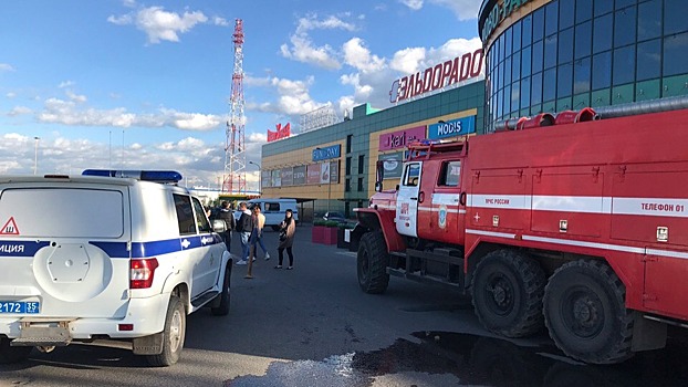 Людей эвакуируют из нескольких торговых центров и с автовокзала в Вологде