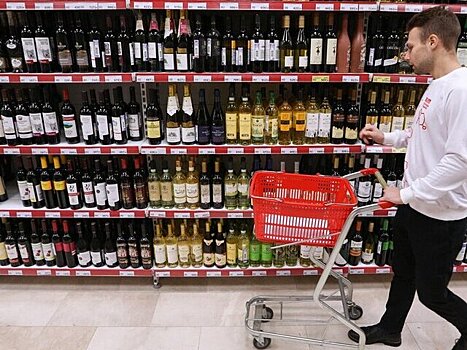 Минздрав РФ допустил повышение минимального возраста продажи алкоголя