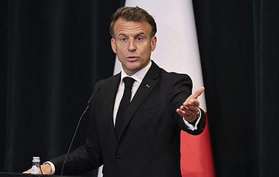 Новый президент Румынии раскрыл страх Макрона