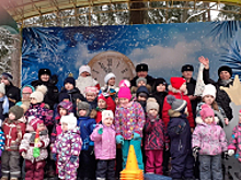  В Калужской области дети, общественники и Полицейский Дед Мороз вспомнили Правила дорожного движения