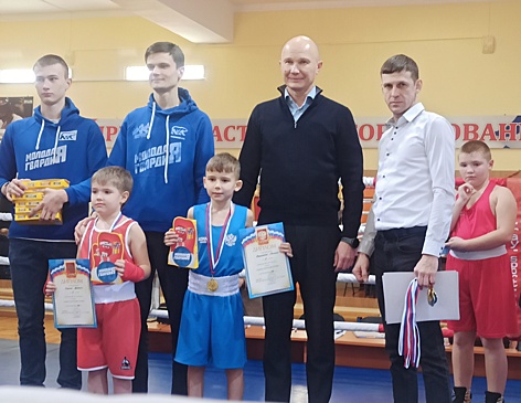 В Курске прошло открытие «Рождественского турнира» для юных боксеров