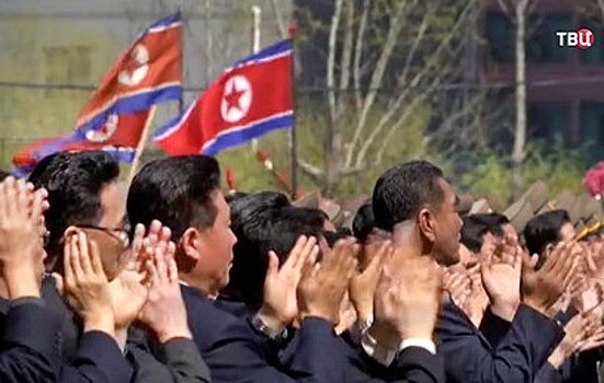 Северная Корея пошлет на Олимпиаду в Пхенчхане 230 болельщиков