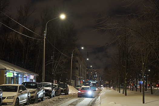 В Петербурге модернизировали освещение Замшиной улицы