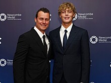 Австралийский теннисист при помощи сына одержал первую победу за 5 лет