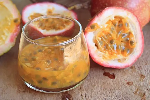 Солнечная мякоть: польза и вред маракуйи