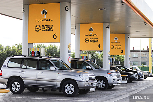 Экономист дал водителям три совета, как сэкономить на бензине