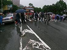 В одном из приморских городов проходит митинг