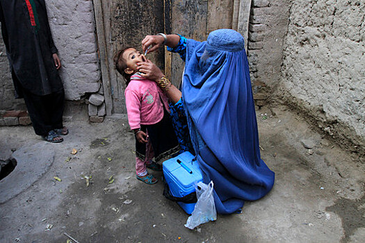 Талибы разрешили ООН провести вакцинацию 10 млн детей