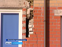 В Васильково разваливается жилой дом