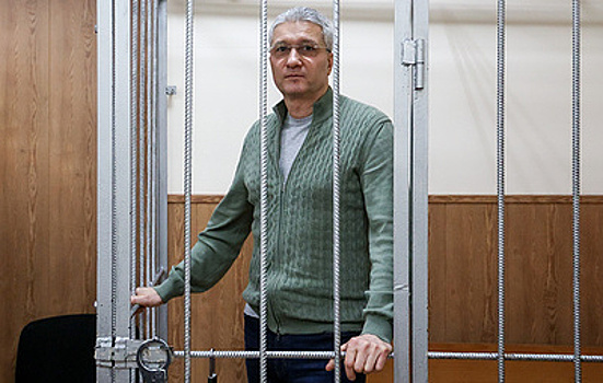 Против экс-замглавы Минобороны Иванова завели еще одно дело о получении взятки