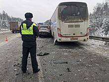 Два человека погибли в аварии с участием пассажирского автобуса