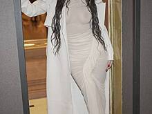 Белла Торн вышла в свет в облегающем наряде без бюстгальтера