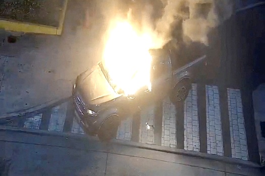 В Эквадоре в результате взрыва авто погиб таксист, двое граждан получили ранения