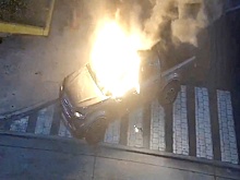 В Эквадоре в результате взрыва авто погиб таксист, двое граждан получили ранения