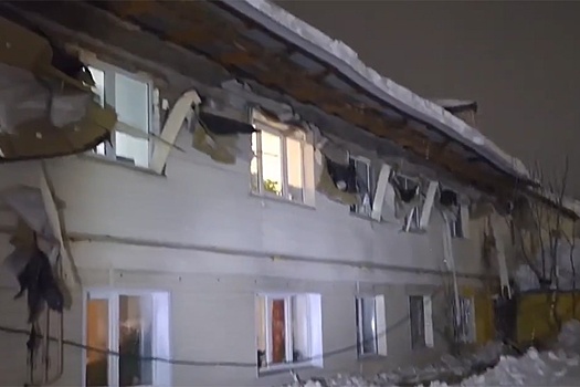 В Татарстане рухнула крыша многоквартирного дома под тяжестью снега