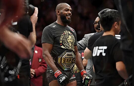 Джонс обратился к Фьюри: «Если ты хочешь решить вопросы, позвони Дане Уайту»