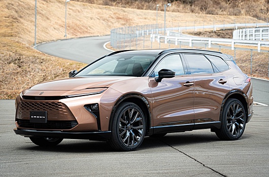 В семействе Toyota Crown появился универсал