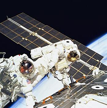 Космонавты с МКС передали поздравления россиянам