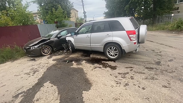 Водитель и пассажир пострадали в ДТП с иномарками в Дзержинске
