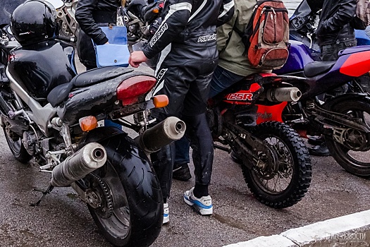 Оттаяли и погнали: на дорогах Новосибирска появились первые мотоциклисты