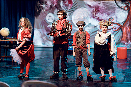 На международный фестиваль в Петербург приедут 12 детских театральных коллективов