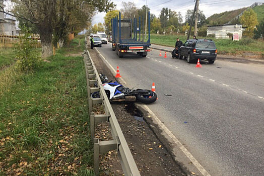 Мотоциклист спас себя от лобового столкновения в Кировске