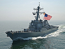 Корабль ВМС США обстрелял иранские катера