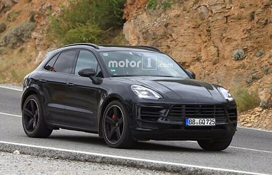 Обновленный Porsche Macan поймали без камуфляжа