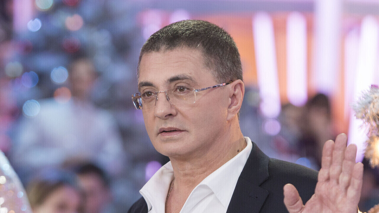 Александра Мясникова запретили заниматься спортом и сексом: что случилось со звездным врачом