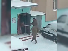 В Ровно сотрудники ТЦК залили газом девочку, спасавшую своего отца