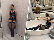 Журналистка Ксения Собчак в кружевном белье снялась в душе