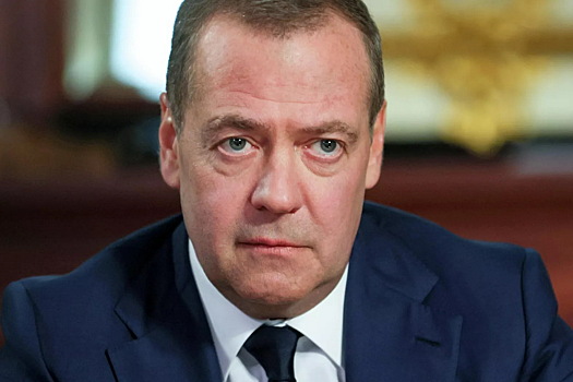 ЕС просит прощения, а США выходят из НАТО? 5 «мрачных» предсказаний Дмитрия Медведева