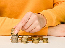 95% россиян хранят свои сбережения в рублях, а не в валюте: эксперты оценили плюсы и минусы