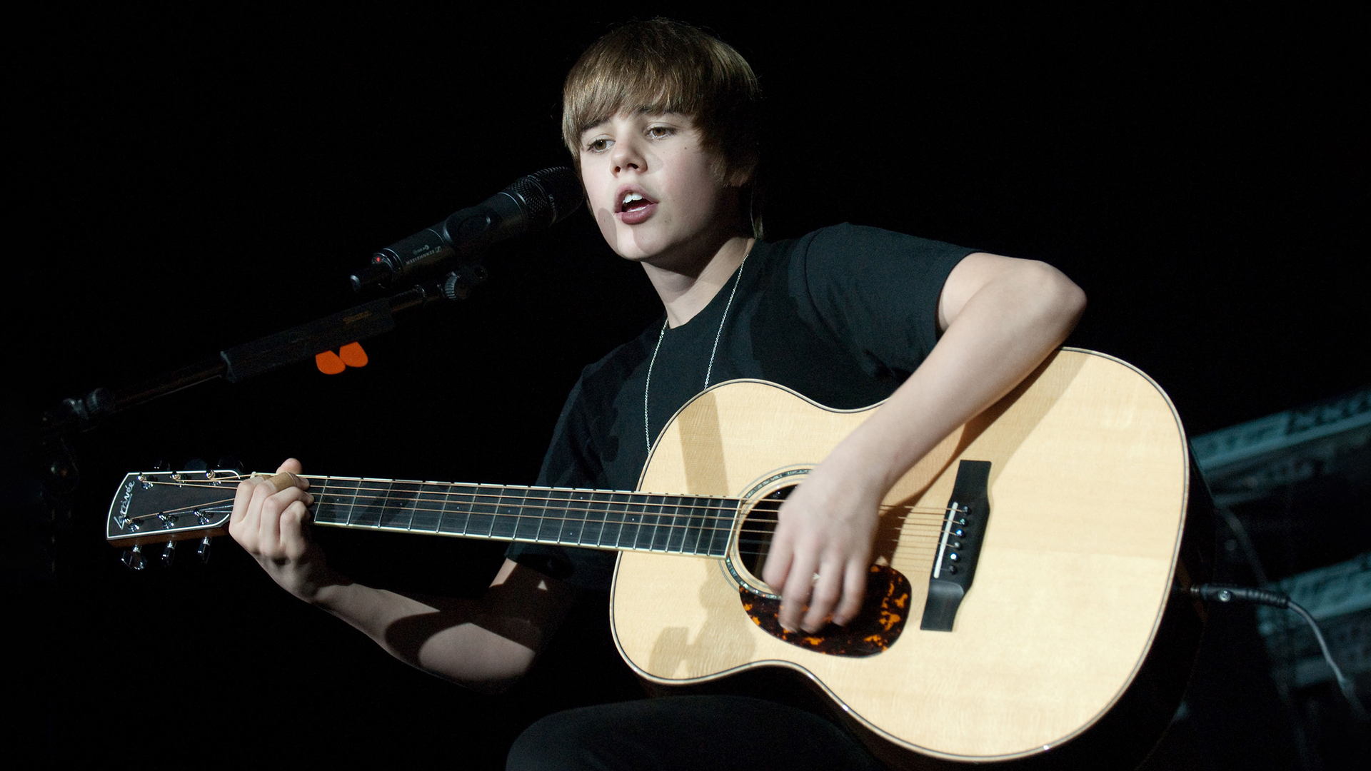 Фото юного Джастина Бибера в начале карьерного пути