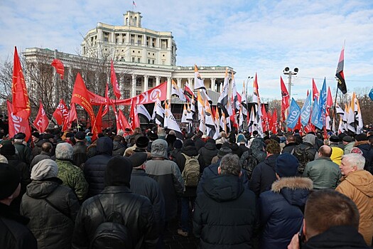 В Москве начался митинг оппозиции за проведение референдума по поправкам в Конституцию РФ