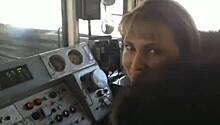 Новосибирский метрополитен не смог наказать катавшего блондинку машиниста